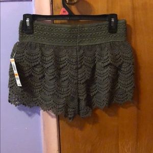 Green lace shorts aso Malia Tate Teen Wolf